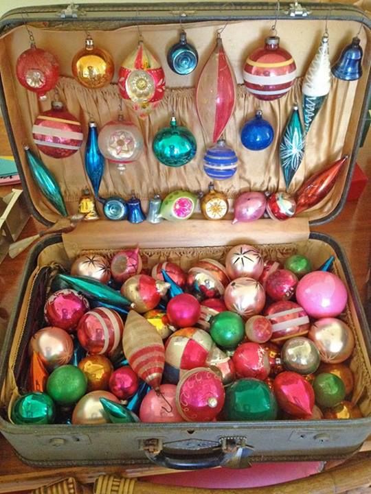 Vintage Suitcase Display Christmas Displays